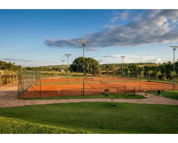 Foto de LOTE N° 04 - QUADRA N° 09 - TERRAS DO GOLFE
